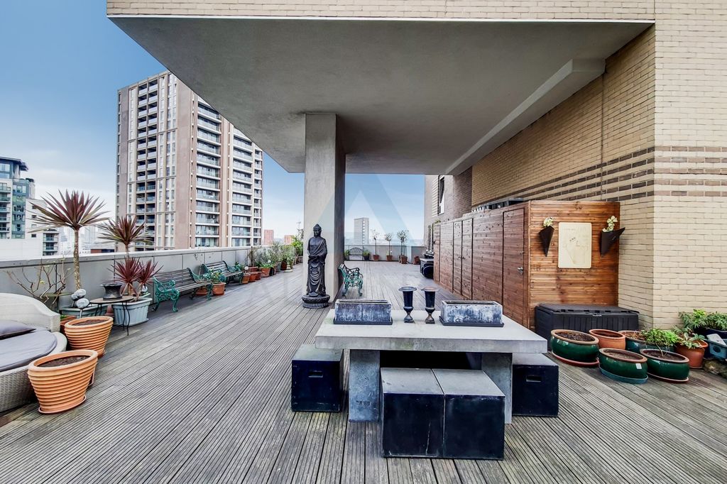 Property photo 2 of 23