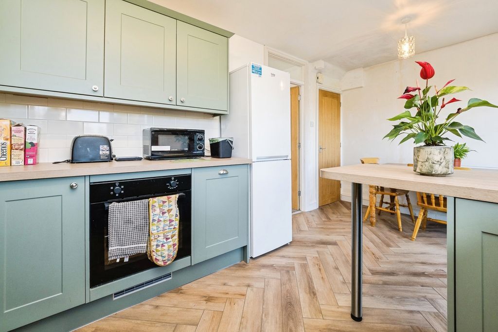 Property photo 3 of 18 Photo