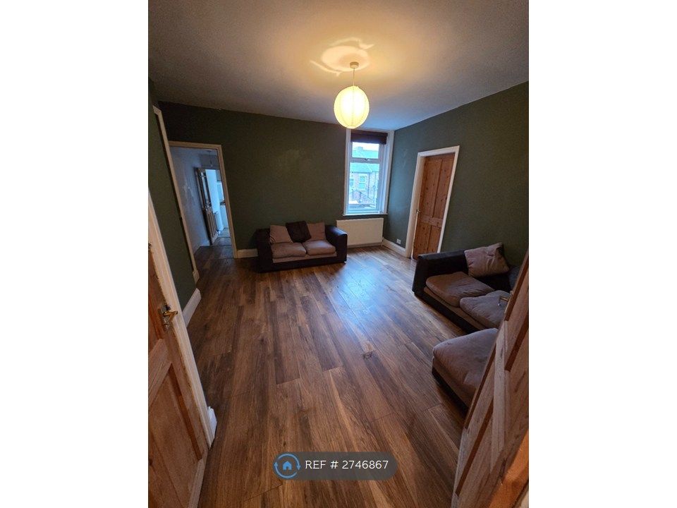 Property photo 1 of 9 Living Room