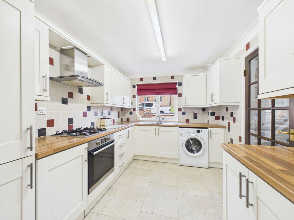 Property photo 2 of 21 Kitchen Area