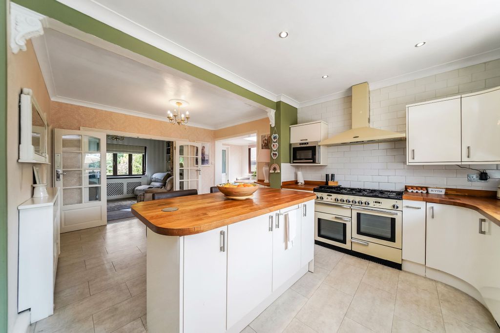 Property photo 3 of 38