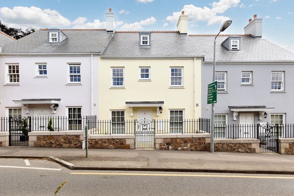 Property photo 1 of 41