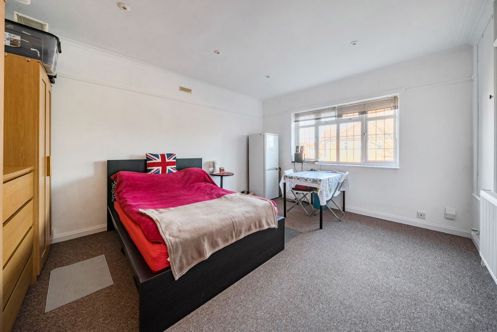 Property photo 2 of 11 1430365-4-69Bad58...