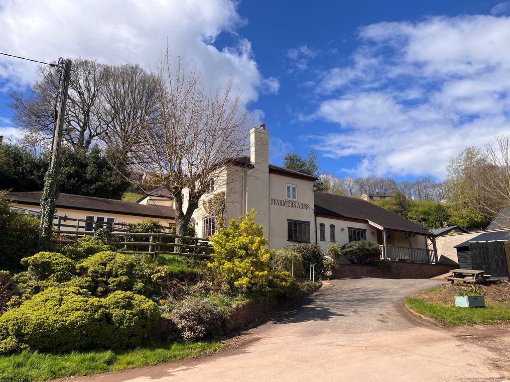 Property photo 1 of 18