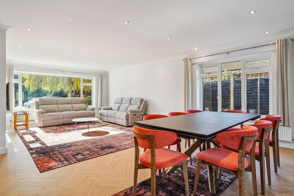 Property photo 3 of 25