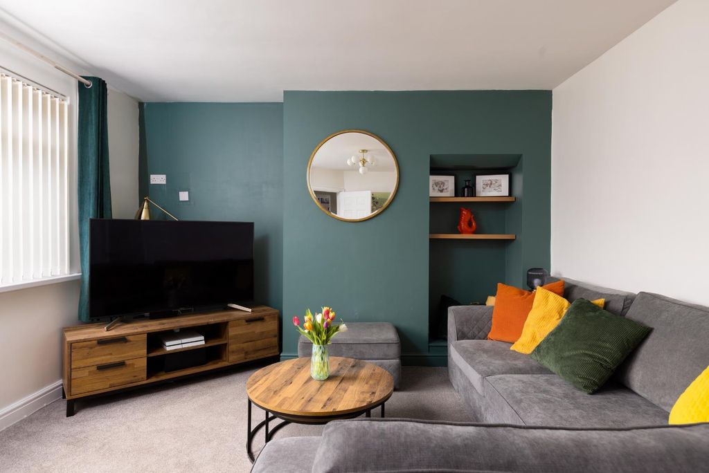 Property photo 1 of 26 10 Teignmouth Road, Bs4-4.Jpg