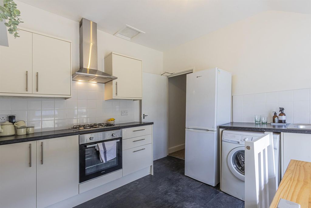 Property photo 3 of 10 Claude Road 41, Sff-9.Jpg