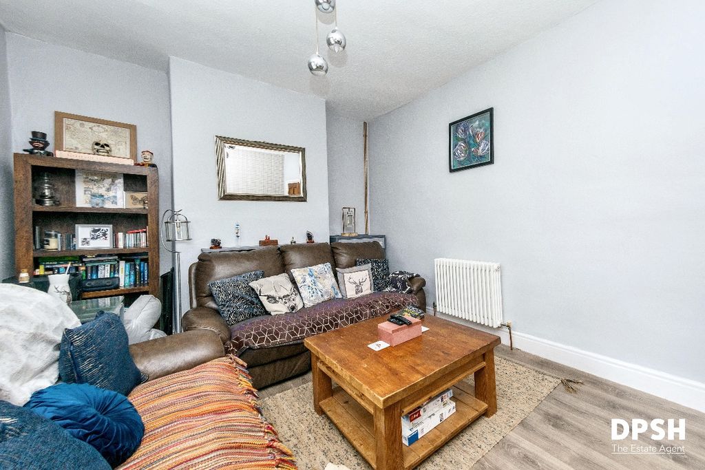 Property photo 2 of 23