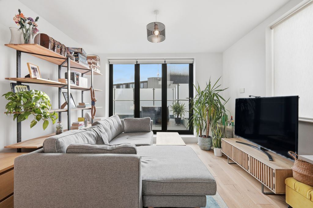 Property photo 3 of 11 Img_0929