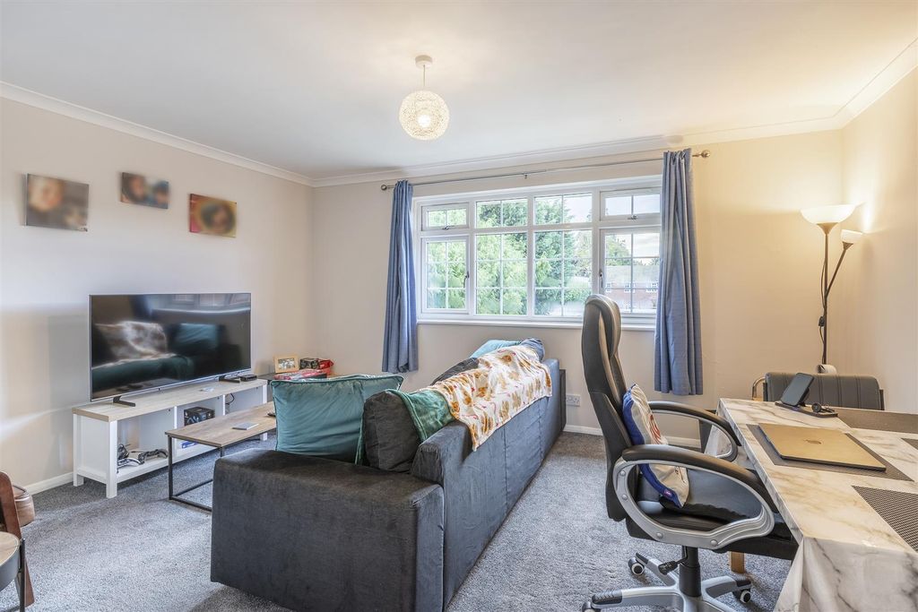 Property photo 2 of 14 Lounge/Diner