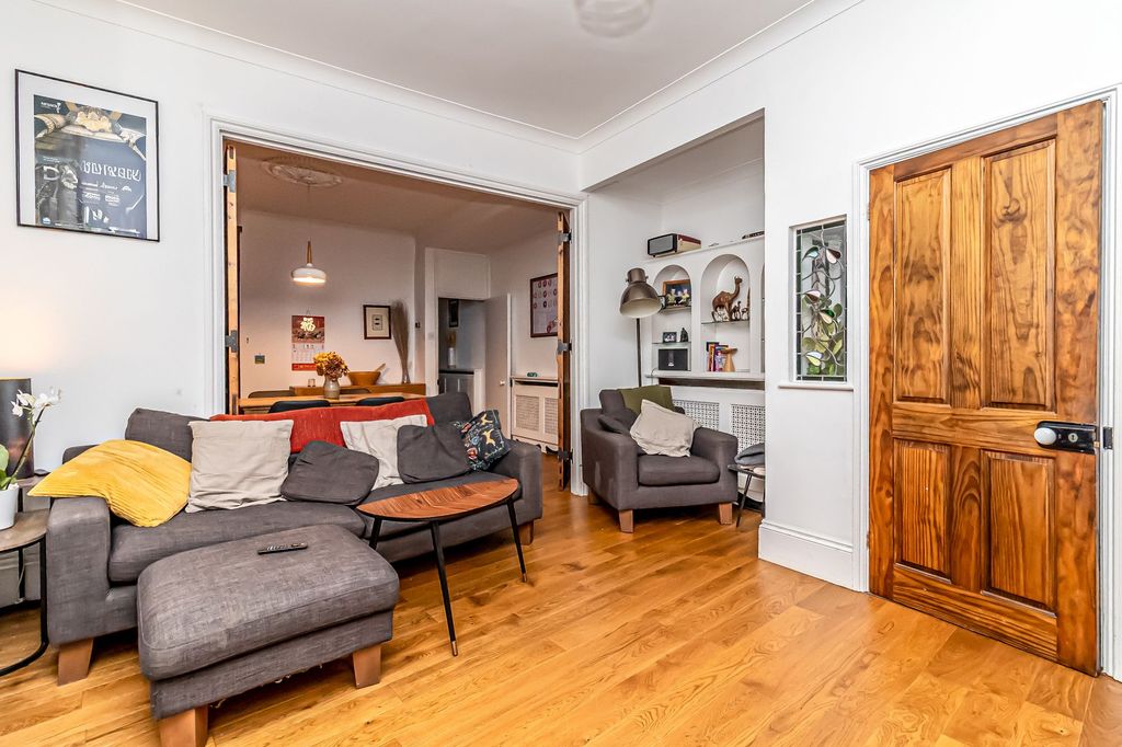 Property photo 2 of 24