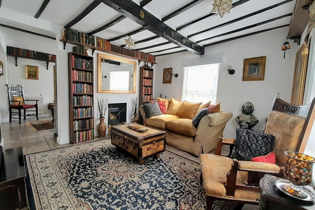 Property photo 2 of 23