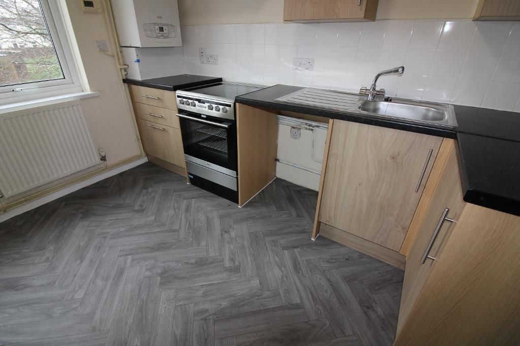 Property photo 2 of 8 Kitchen