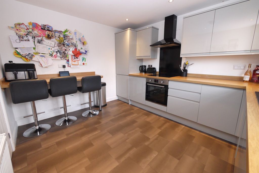 Property photo 3 of 29 7