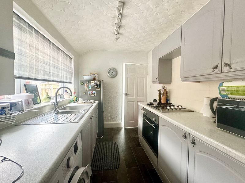 Property photo 2 of 9 Kitchen