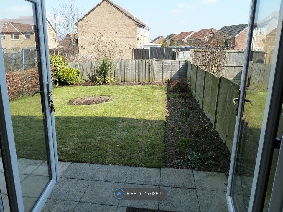 Property photo 2 of 11 1 Sc Patio + Garden