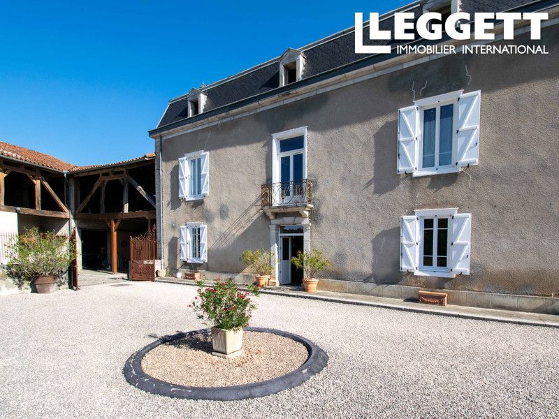 Property photo 2 of 10