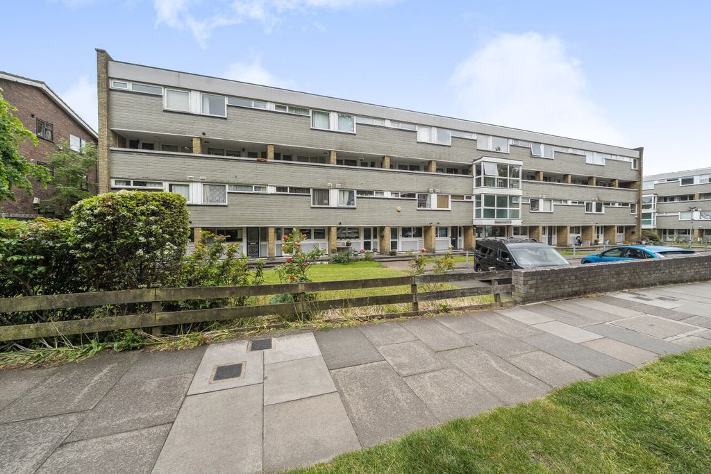 Property photo 1 of 13 1464802-1-6A0De84...