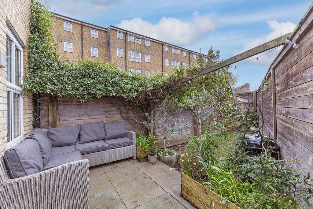 Property photo 3 of 19