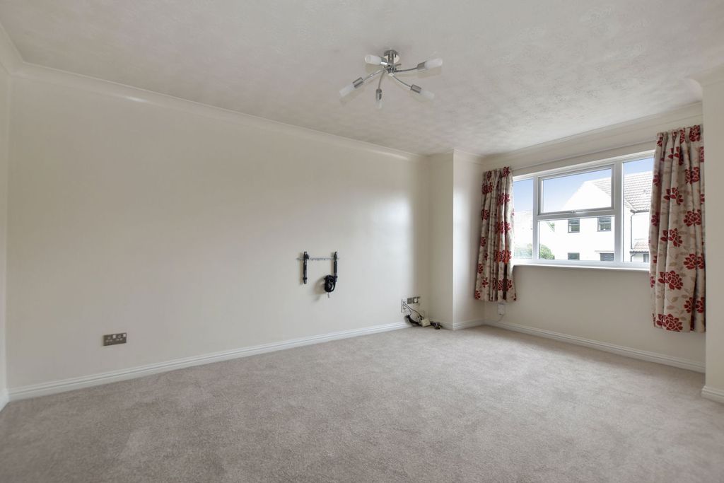 Property photo 3 of 22