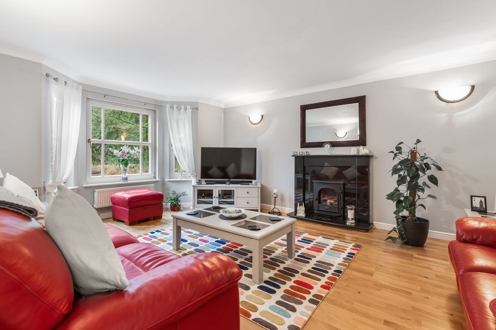 Property photo 2 of 41