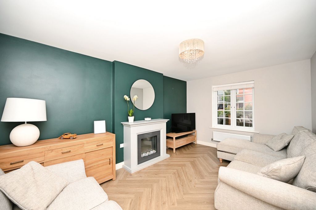 Property photo 2 of 19