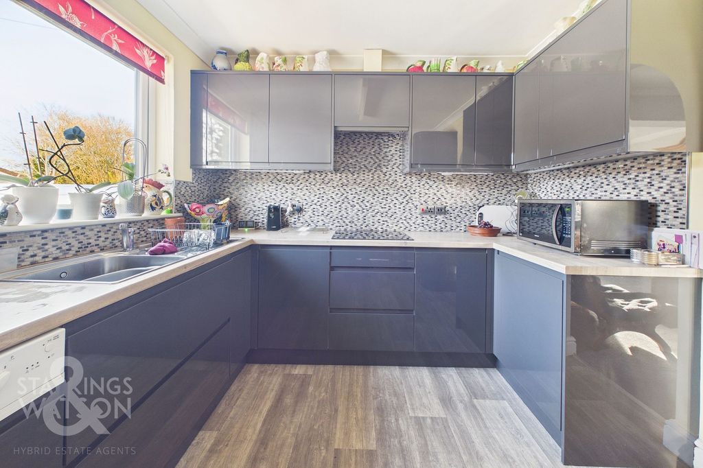 Property photo 3 of 26