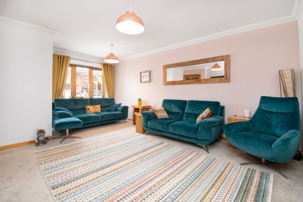 Property photo 2 of 40
