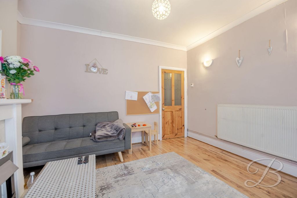 Property photo 3 of 17 Living Room