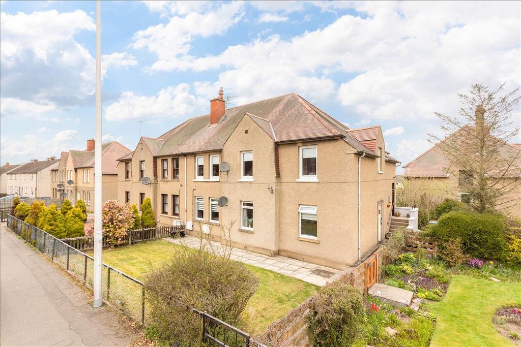 Property photo 1 of 28