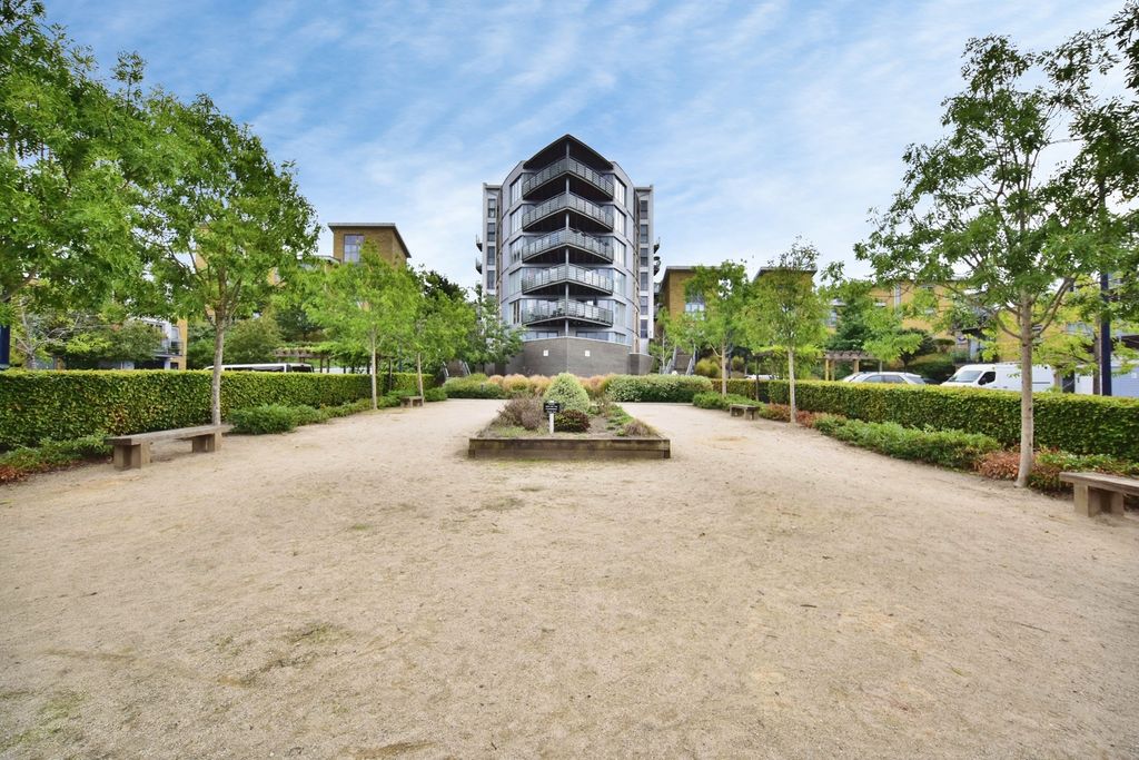 Property photo 2 of 11 Pbox-Img.Jpg