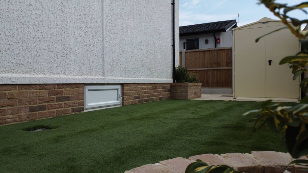 Property photo 2 of 24