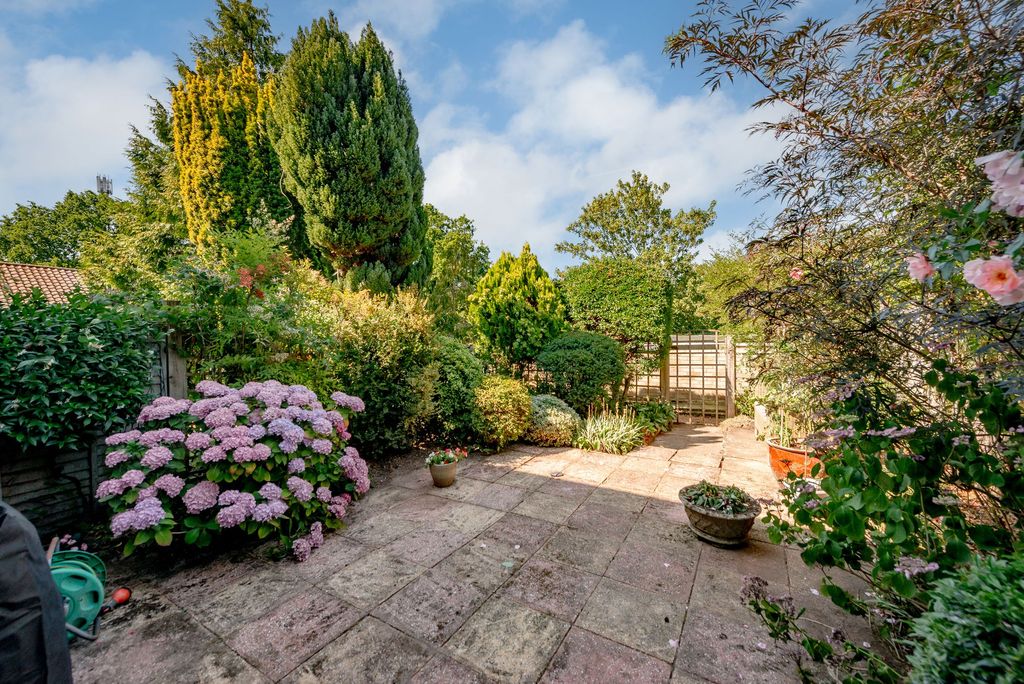 Property photo 2 of 15