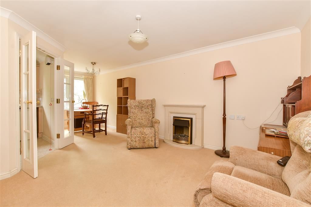 Property photo 3 of 12 Lounge/ Dining Room