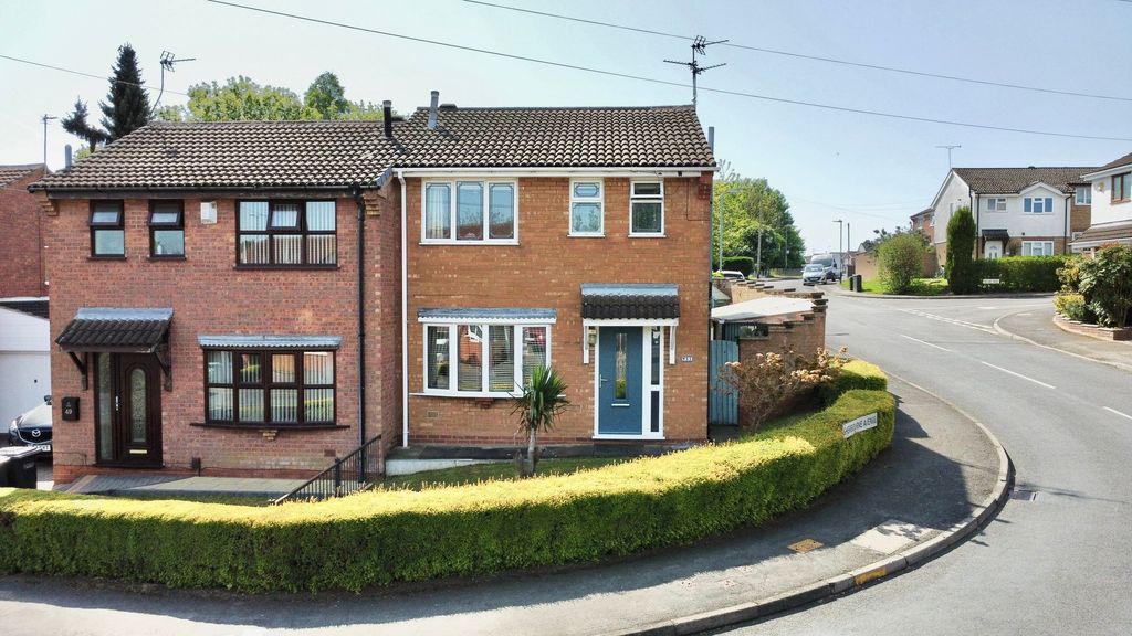 Property photo 1 of 32