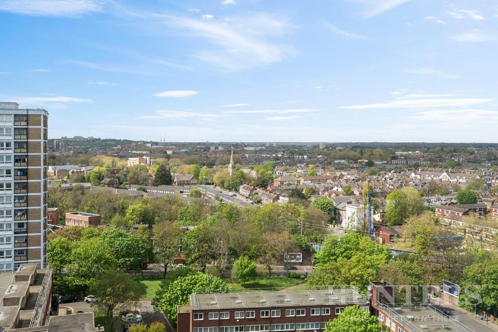 Property photo 2 of 14 Flat 111, Twyford House N15 6Pb-12.Jpg