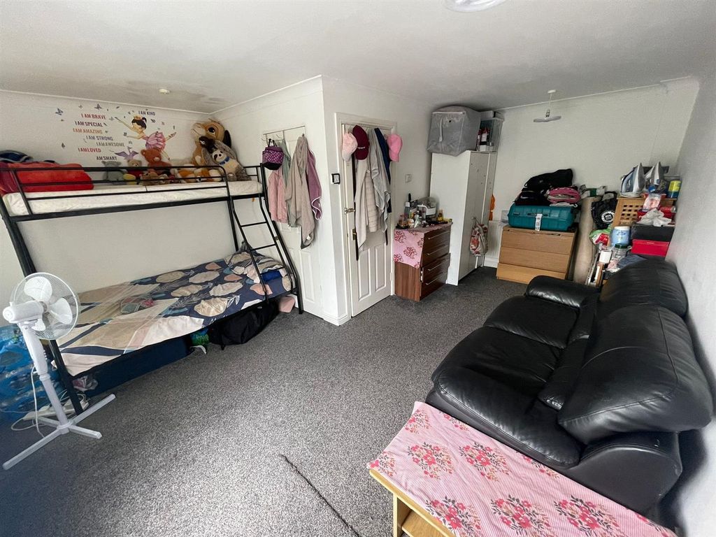 Property photo 2 of 12 Gallery