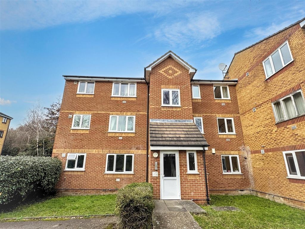 Property photo 1 of 7 External