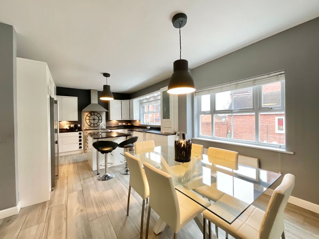 Property photo 2 of 36