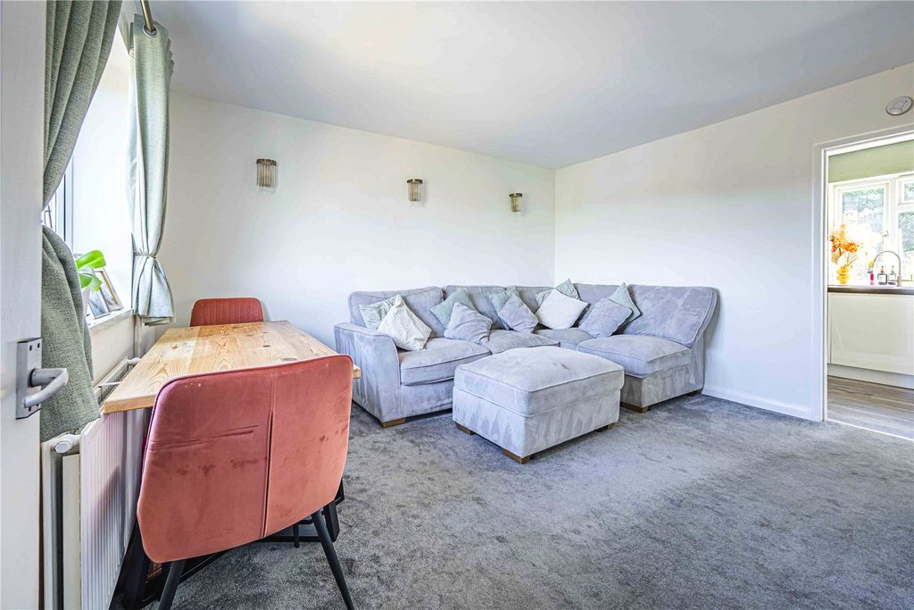 Property photo 2 of 12 Picture No. 30
