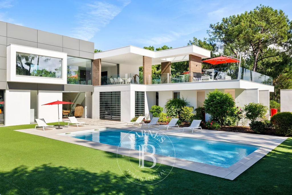 Property photo 2 of 30