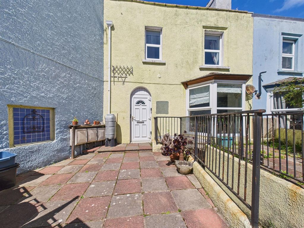Property photo 2 of 10 Cam01381G0-Pr0223-Still013.Jpg