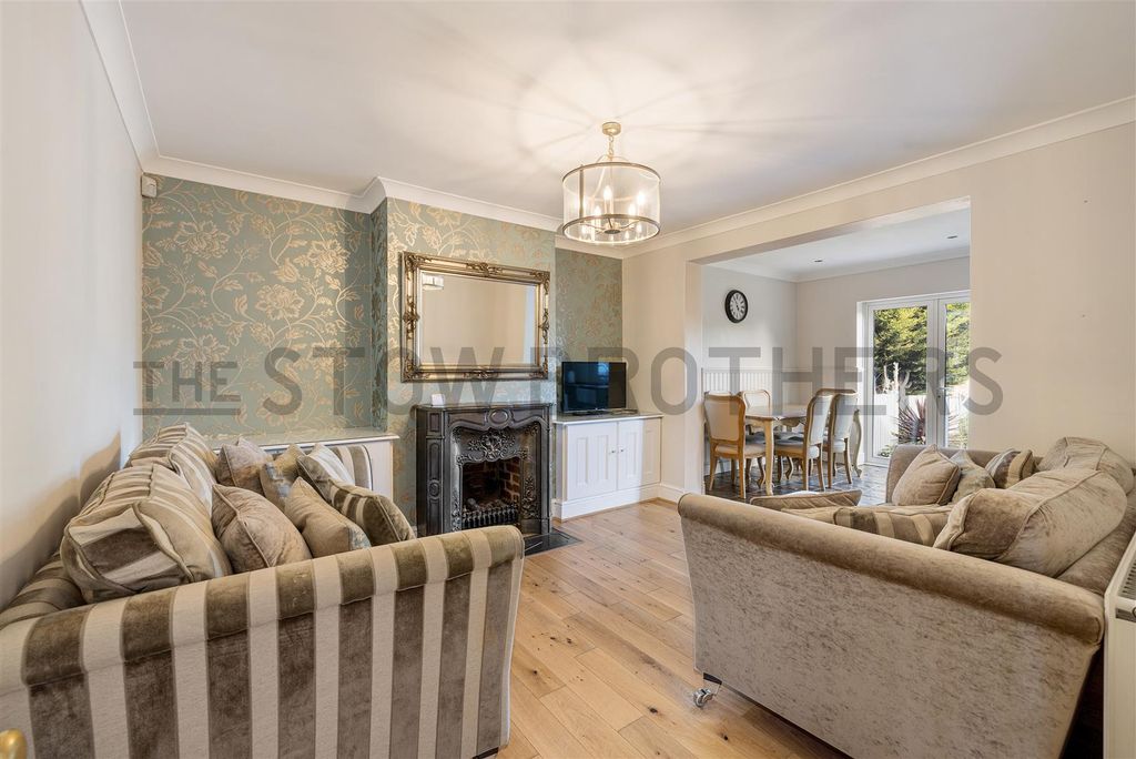 Property photo 2 of 30