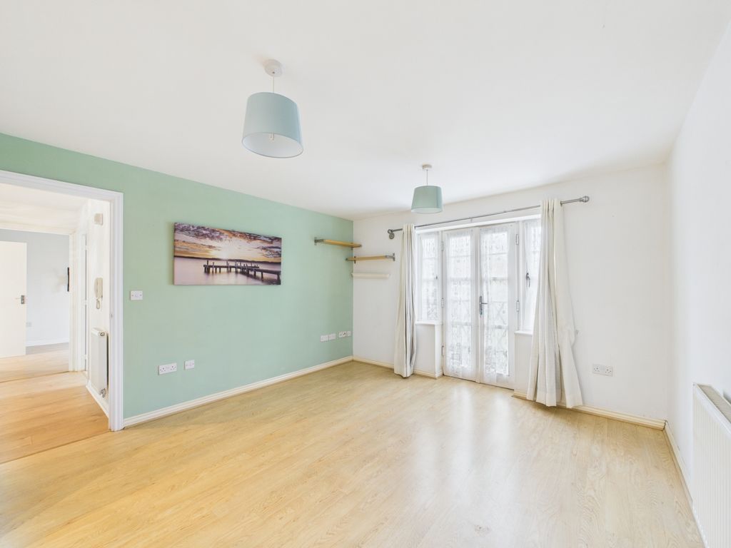 Property photo 2 of 10 Cam03750G0-Pr0087-Still003