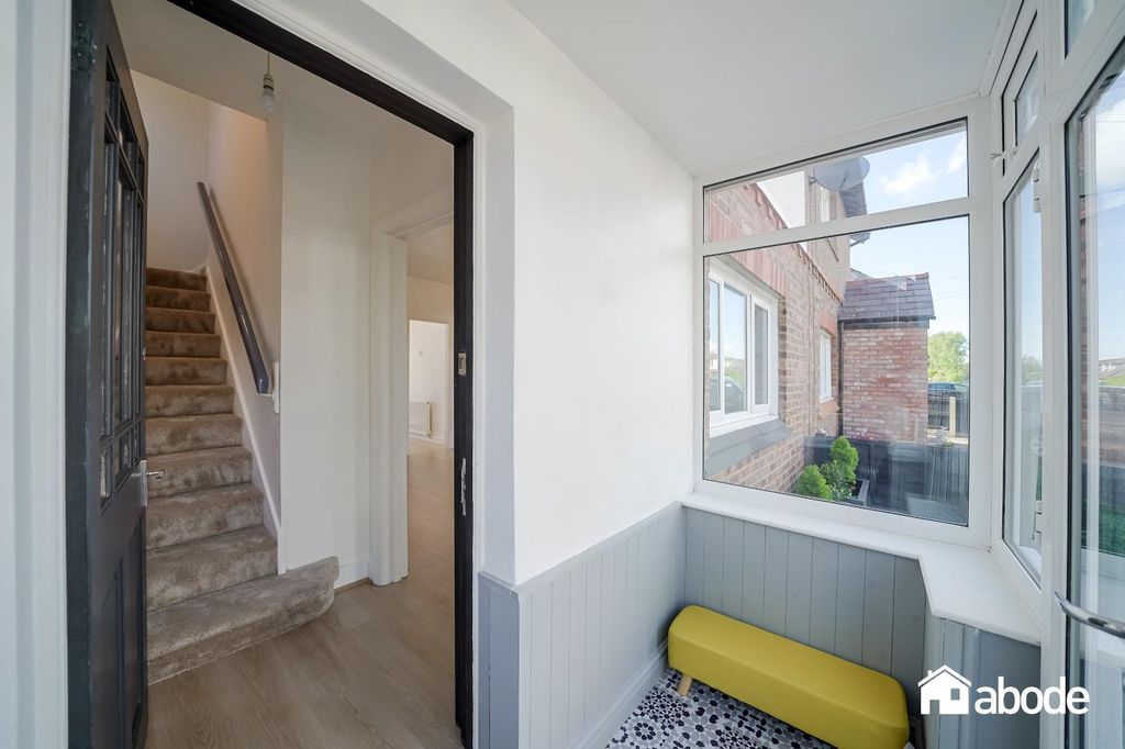 Property photo 2 of 23 13 Flaxfield Road-16.Jpg