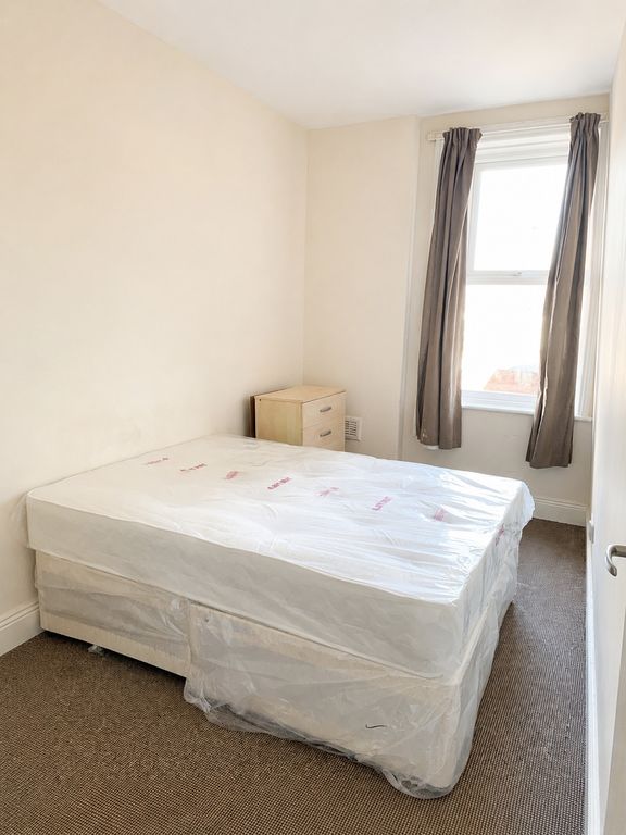 Property photo 3 of 6 Bright Bedroom With New Bed And Natural Light...