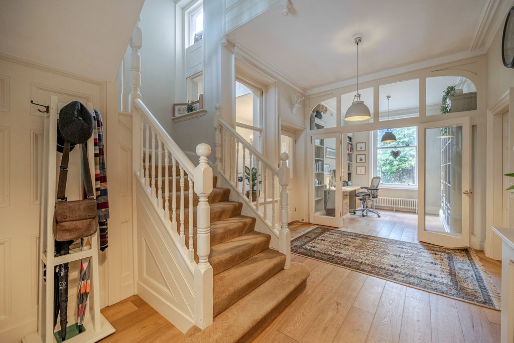 Property photo 2 of 41 1498553-9-1A01Fa1...