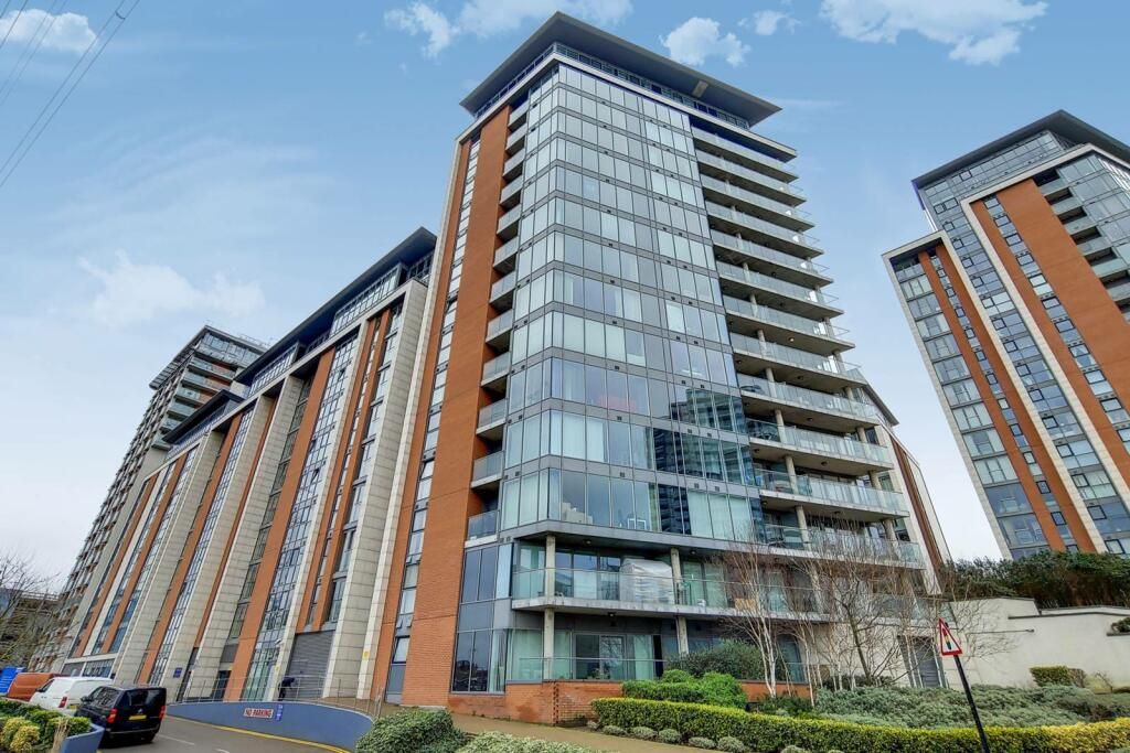 Property photo 1 of 2 2 Bedroom | 1 Bathroom In Ross Apartments, 23 Seagull Lane, London E16 1De