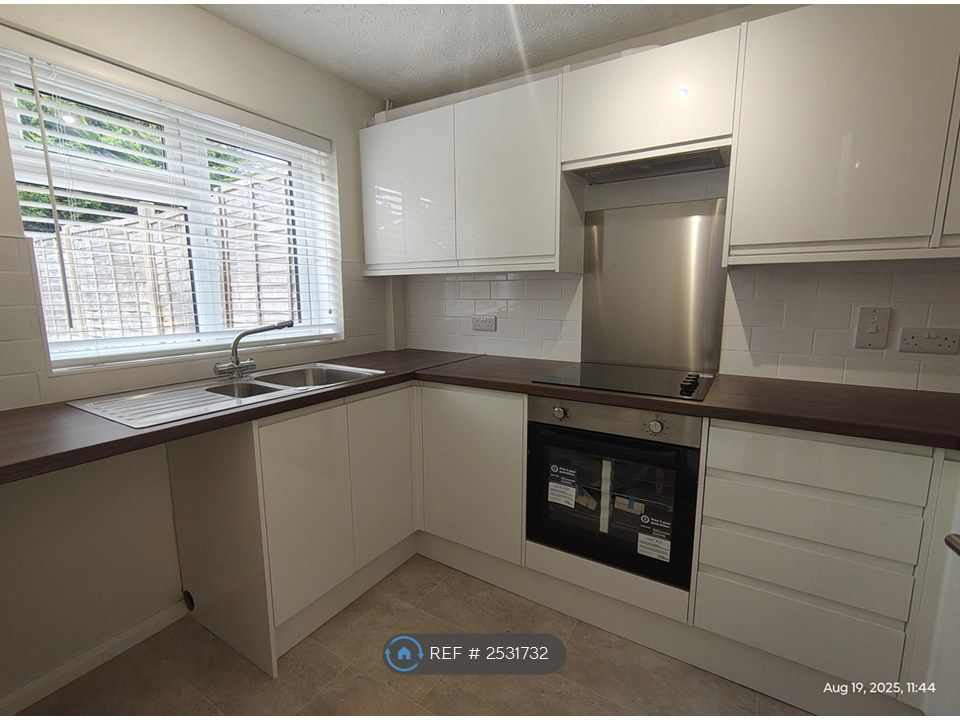 Property photo 1 of 18 Kitchen