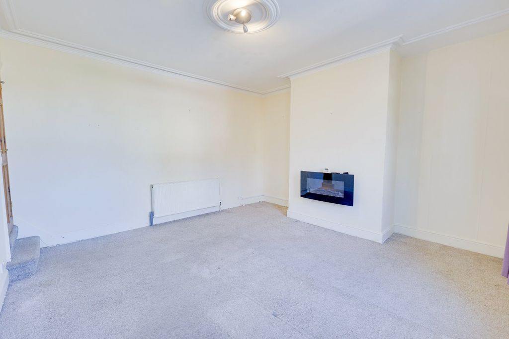 Property photo 2 of 12 Picture No. 05